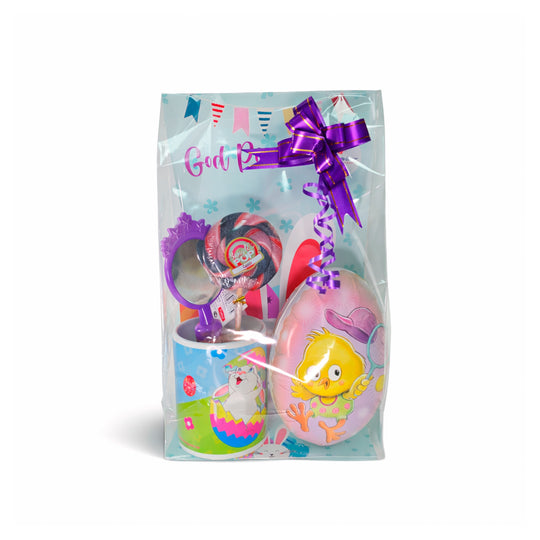 Ferdig pakket Påskelykke gavepose til jente i cellofan med lilla bånd, håndlaget kopp, påskeegg og godteri