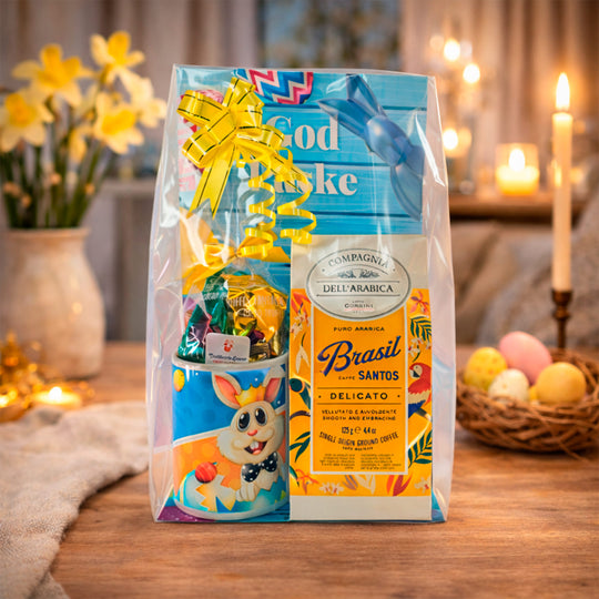 Påskekos gavepose i stemningsfullt påskemiljø på bord